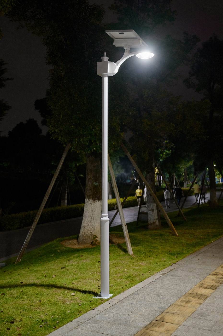 別墅庭院燈光精選 點(diǎn)亮高雅私宅，營(yíng)造溫馨夜景